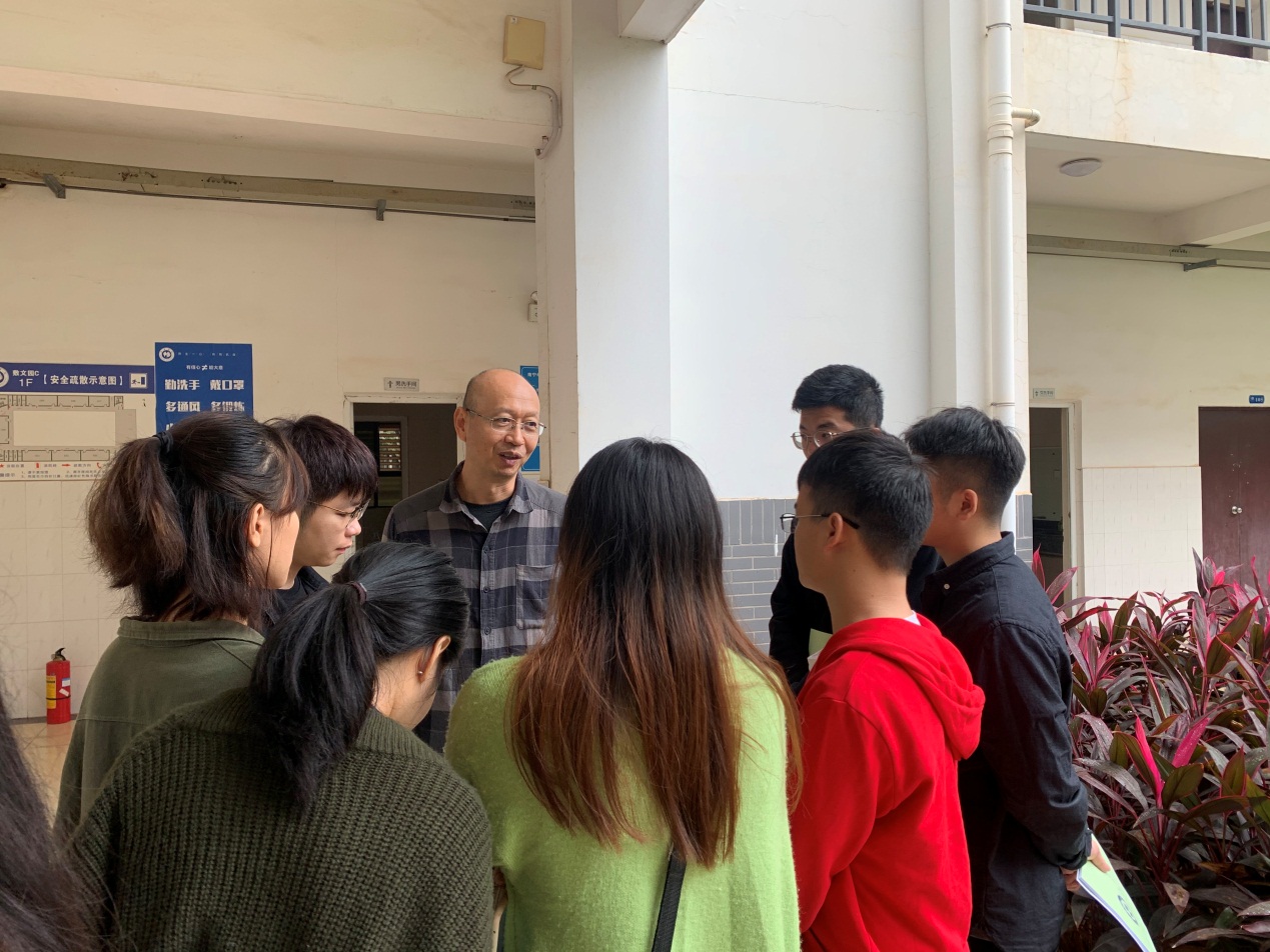 说明: E:\8.2021届毕业设计（论文）材料\新闻稿\动员会照片\IMG_4658.JPG