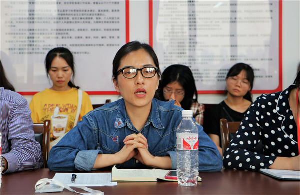 4、交通学院党总支副书记卢柳青总结师生座谈会.jpg