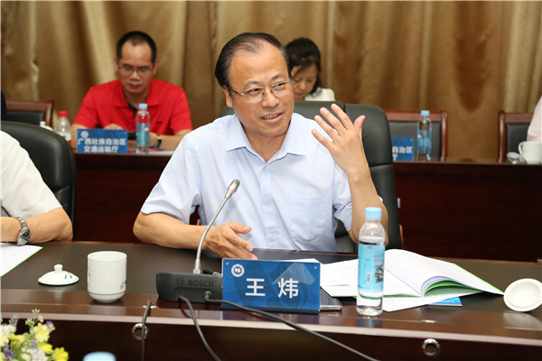 1、全国交通运输工程学科首席王炜发表论证观点.jpg