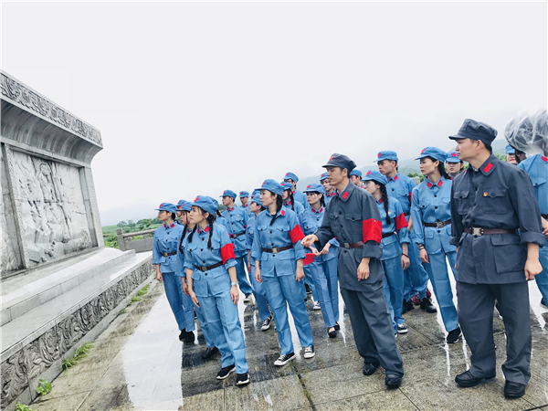 5、对有关纪念碑的故事进行学习.png