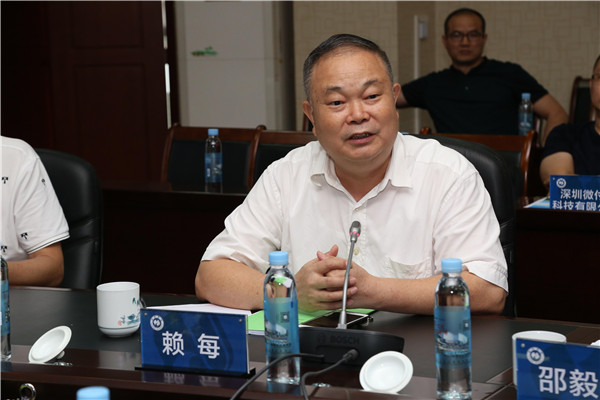 4、南宁学院校长赖每讲话.jpg