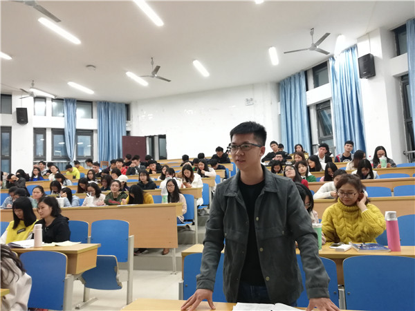 3.学生提问.jpg