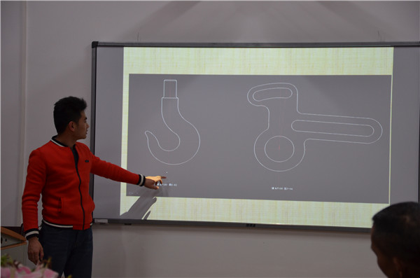 7.陆海老师磨课.jpg