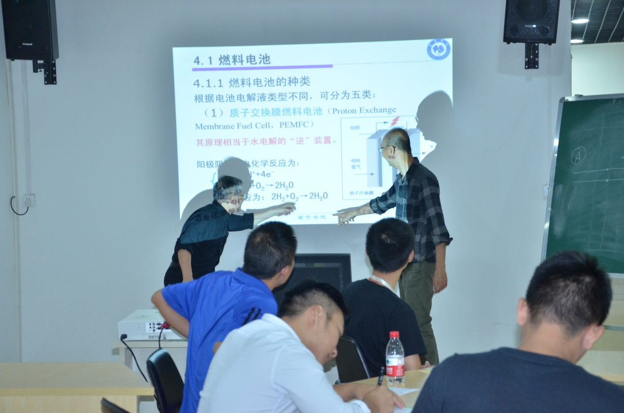 说明: C:\Users\Administrator\Desktop\新课集体磨课\DSC_6411.JPG