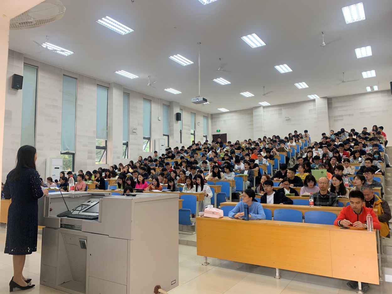 说明: E:\8.2021届毕业设计（论文）材料\新闻稿\动员会照片\IMG_4625.JPG