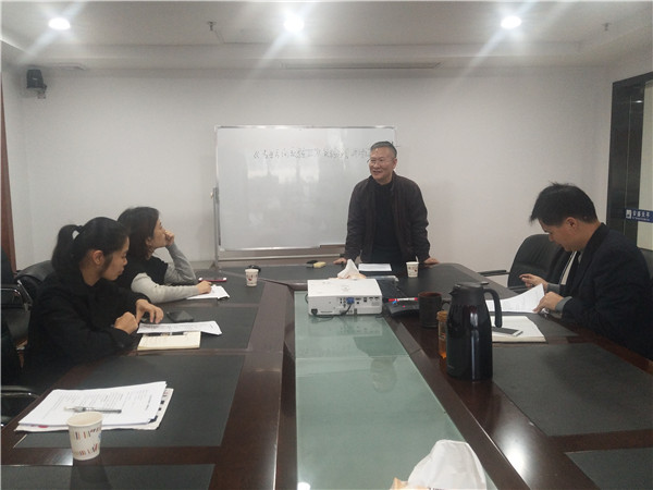 2.黄大明教授作实验项目汇报.jpg