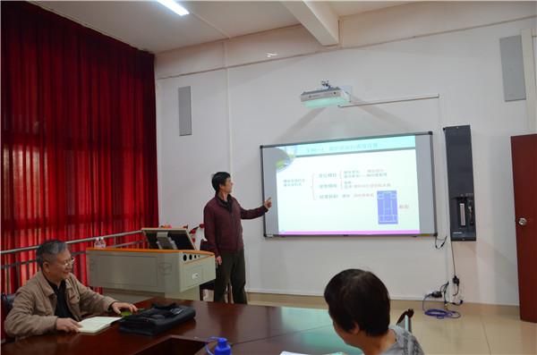 3.禤旭阳老师磨课.jpg